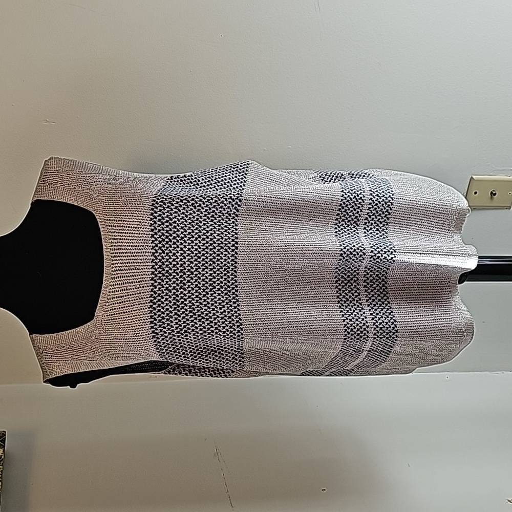 NIC + ZOE Sleeveless Sweater